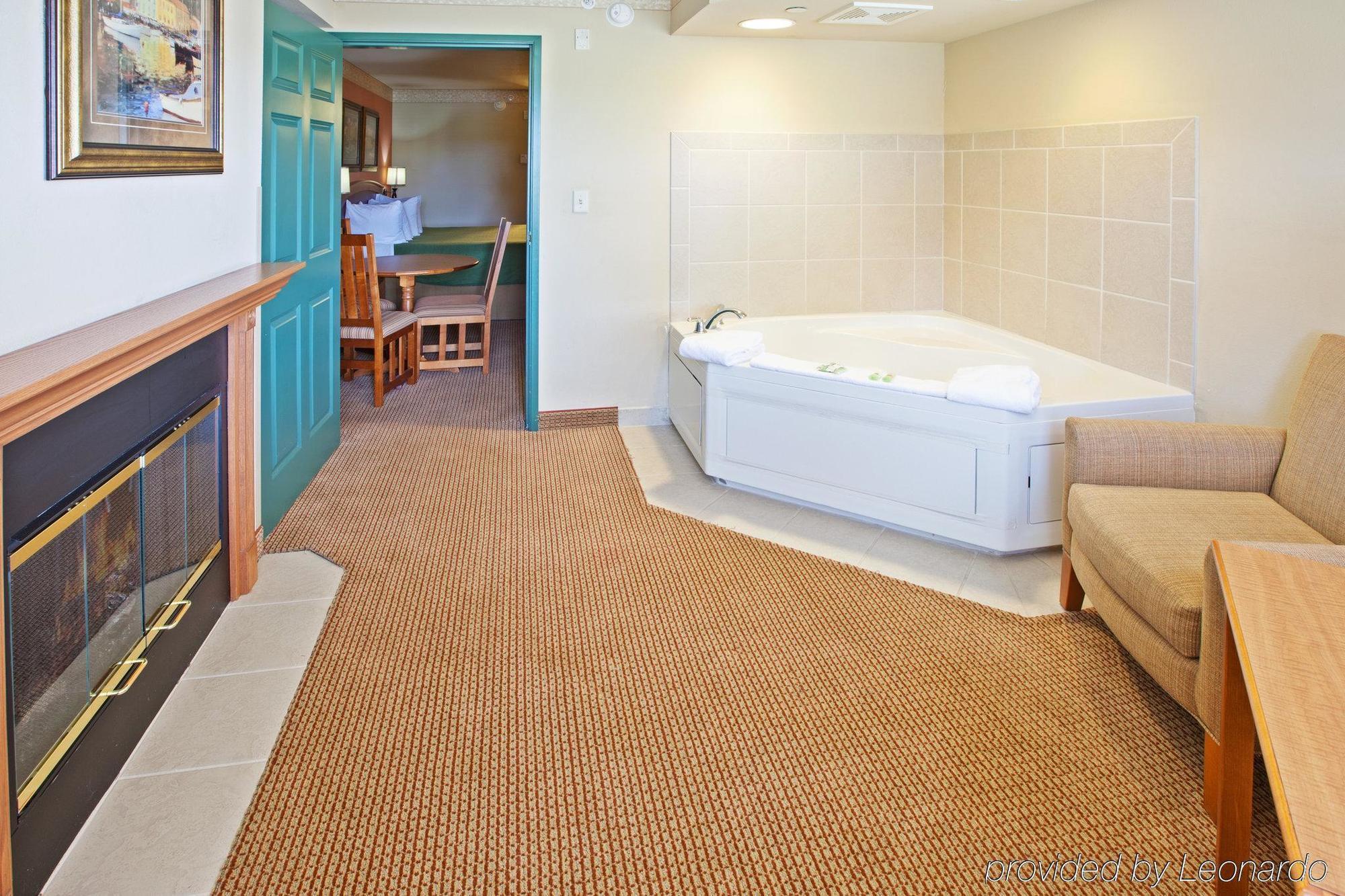 Country Inn & Suites By Radisson, Portage, In Room photo